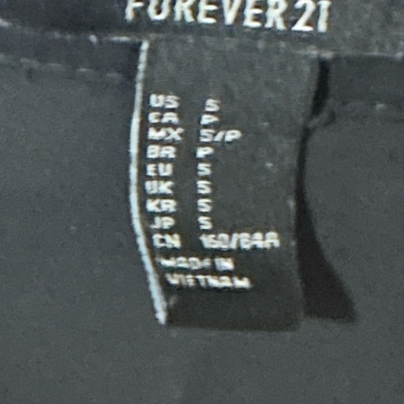 Forever 21 / Short sleeve blouse - Picture 2 of 3